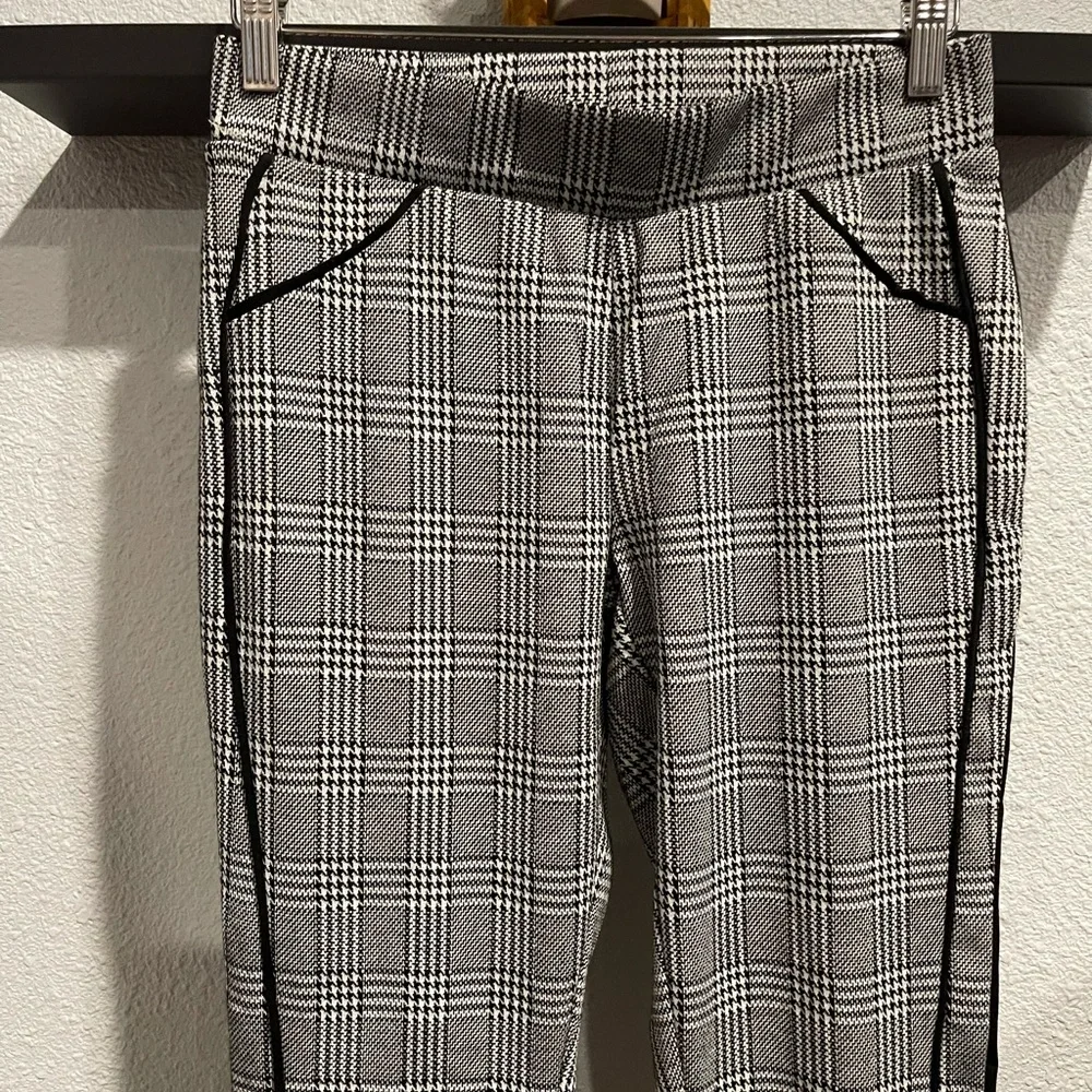 Women’s bottoms - Picture 2 of 6